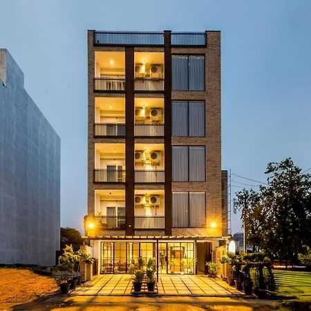 Hotel Imperial Stayz Sector 51 Гургаон Екстериор снимка