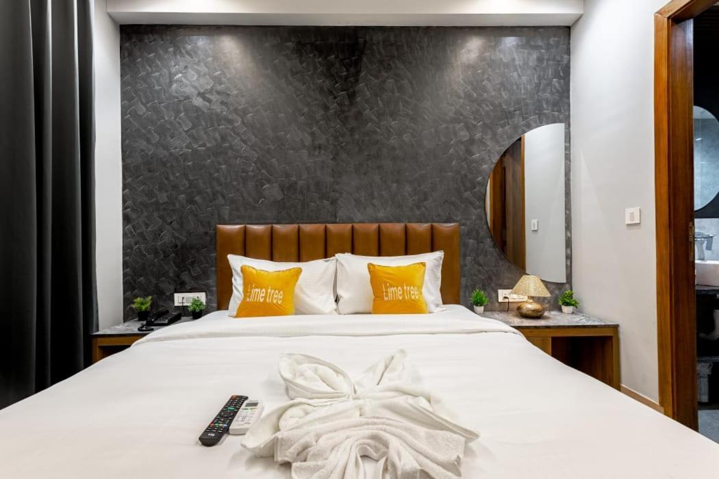 Hotel Imperial Stayz Sector 51 Гургаон Екстериор снимка